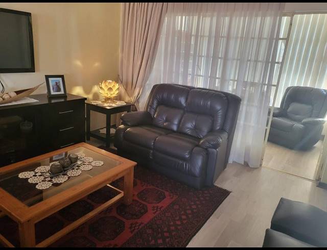 1 BEDROOM TOWNHOUSE FOR SALE IN MINNEBRONNE